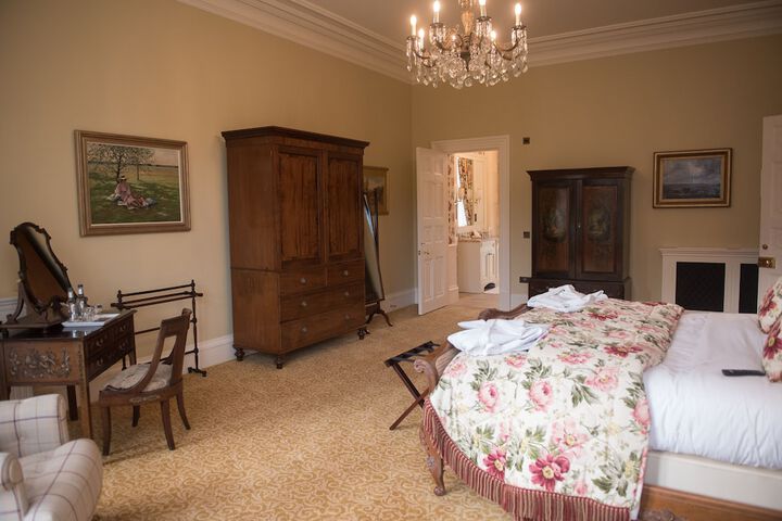 Room 21 of 141