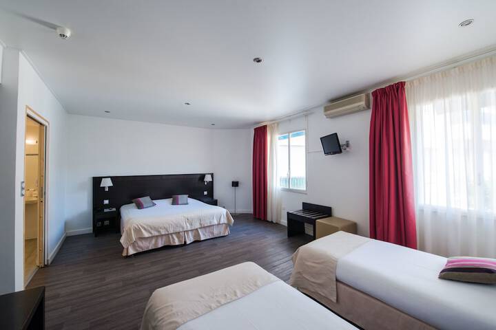 Room 15 of 63