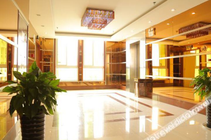 Hotel Interior 13 of 38