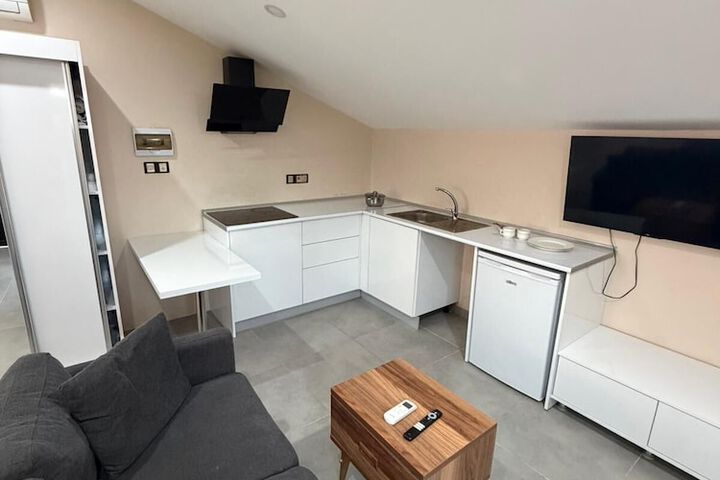 Room 12 of 26