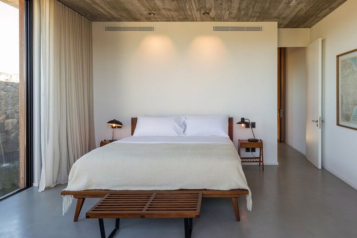 Room 11 of 40