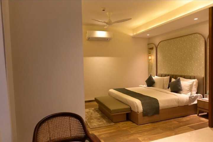 Room 18 of 72