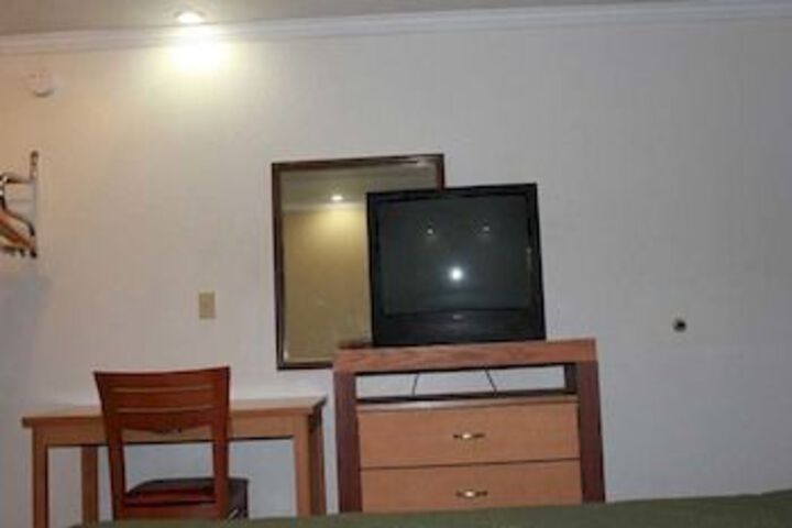 Room 12 of 17