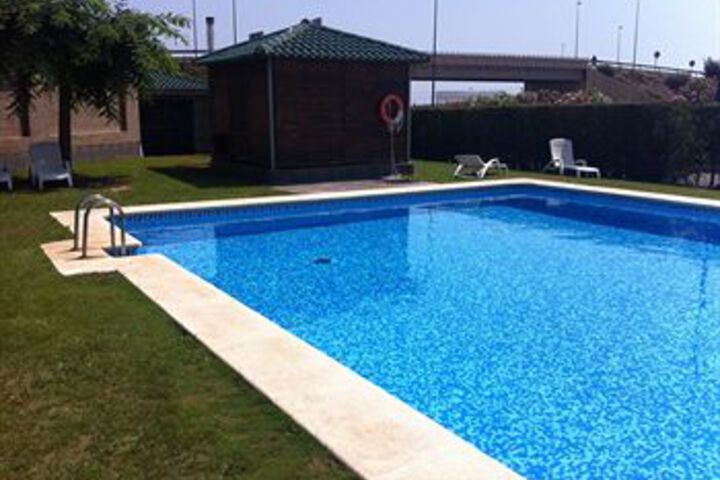 Pool 21 of 26