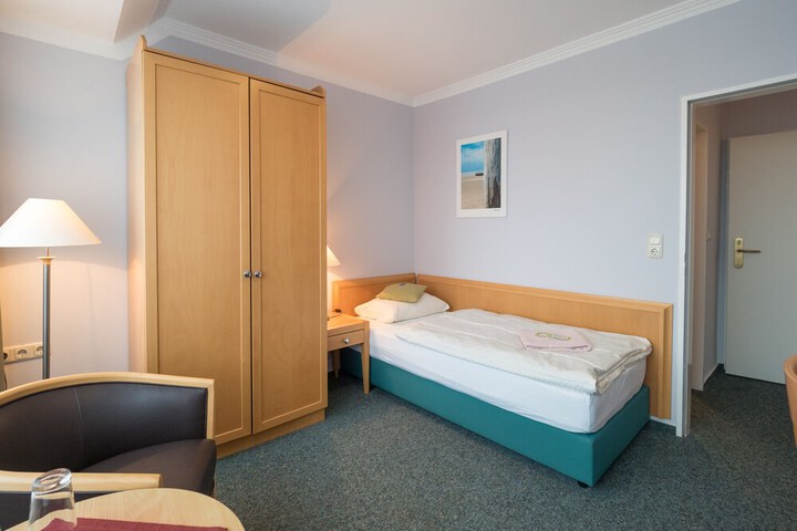 Room 10 of 34
