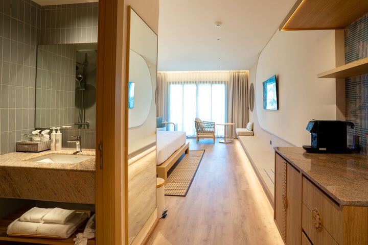 Hotel 2 of 104