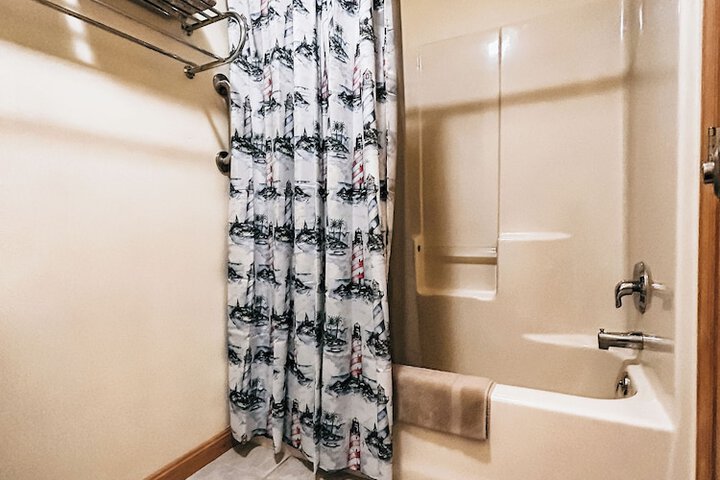 Room 21 of 43