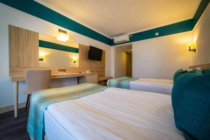 Room 15 of 121