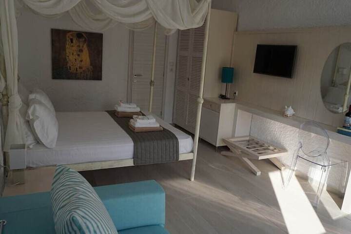 Room 14 of 44