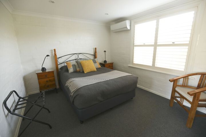 Room 13 of 76