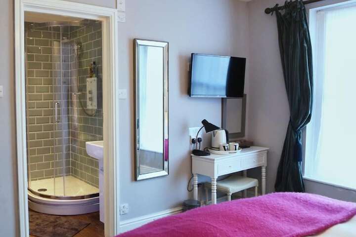 Room 14 of 38