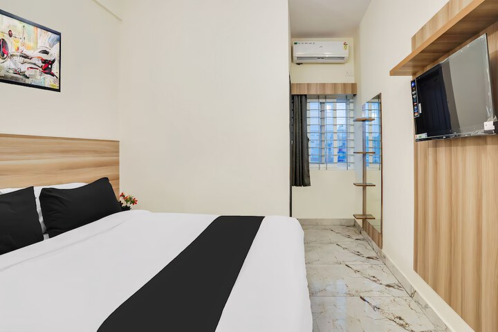 Room 6 of 15