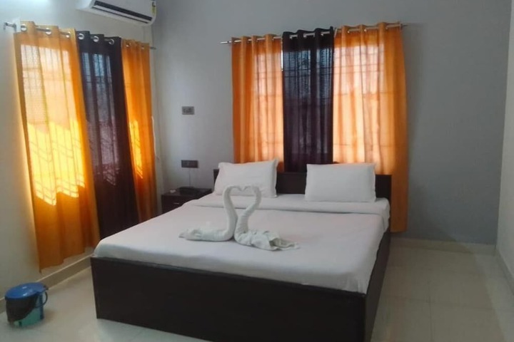 Room 8 of 15