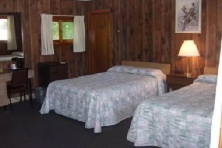 Room 4 of 9