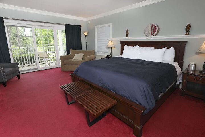 1 King Bed (50 of 65)