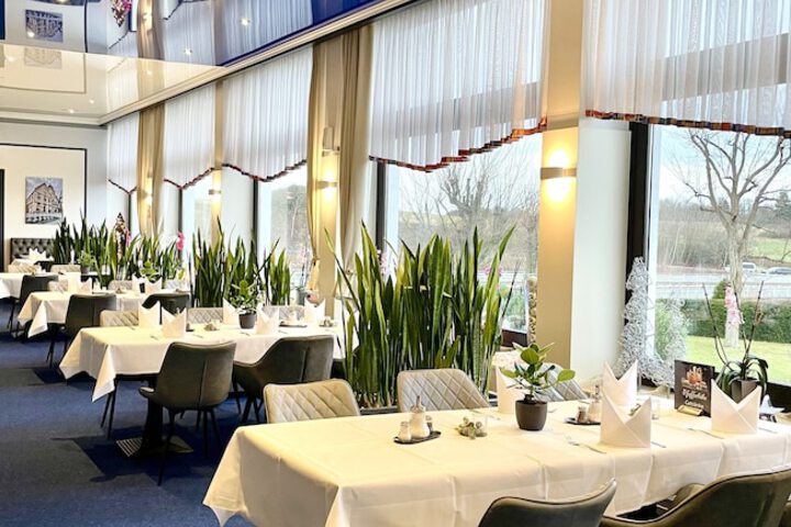 Dining 14 of 22