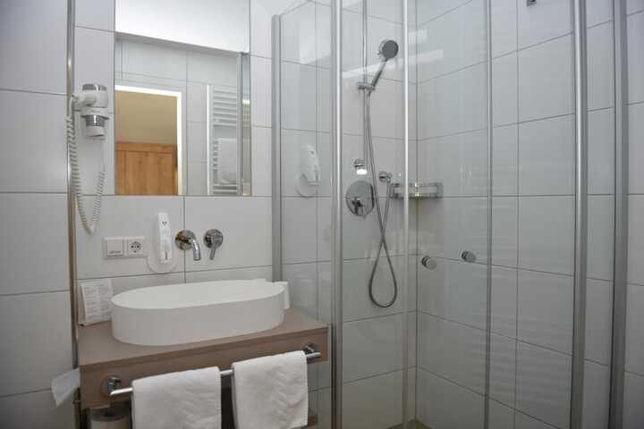 Room 34 of 66