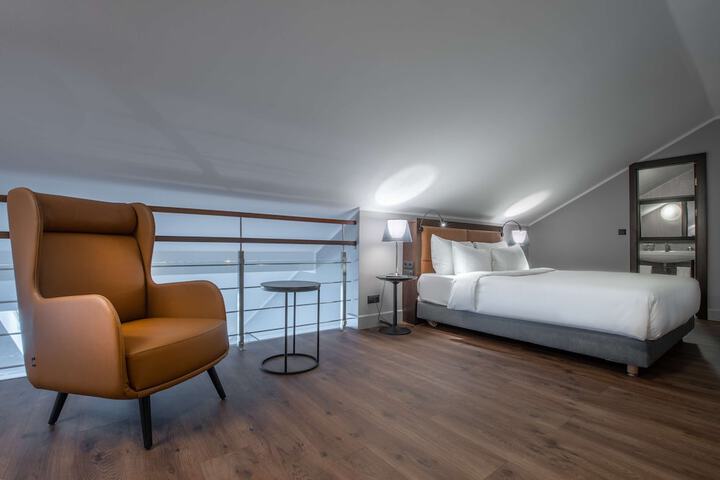Room 20 of 106