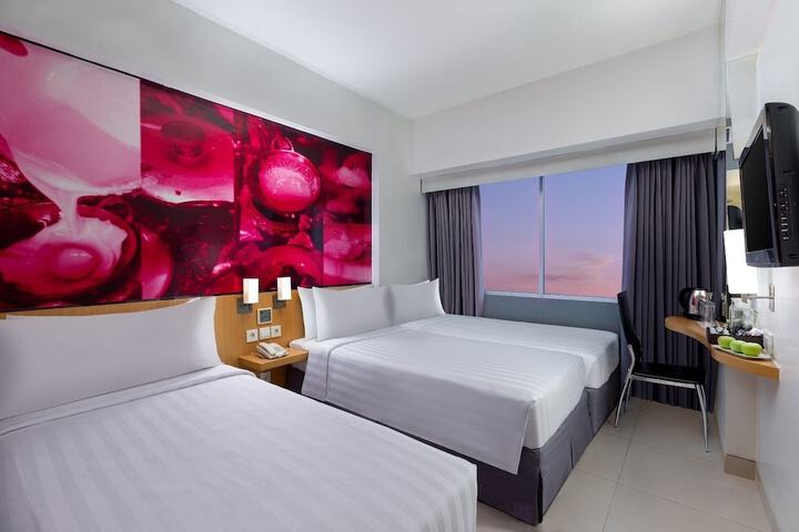 Room 4 of 25