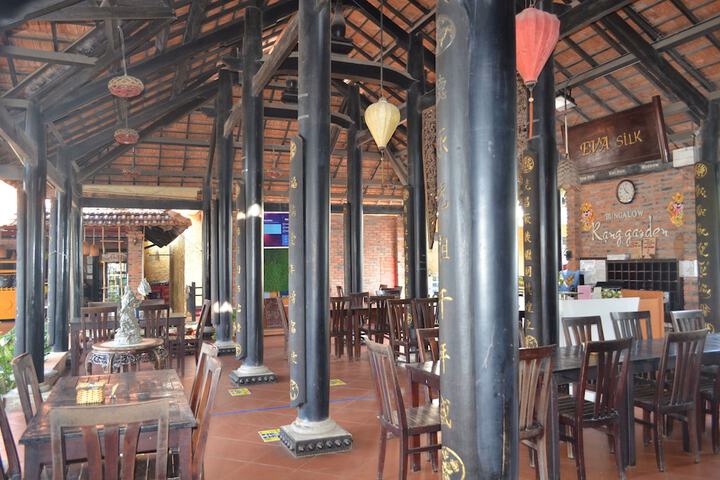 Dining 96 of 146