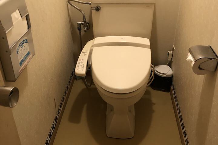 Room 9 of 40