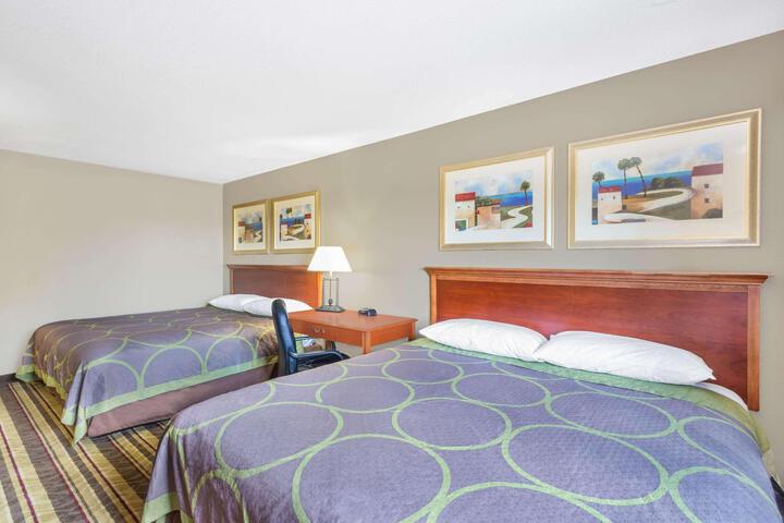 1 King Bed (1 of 10)