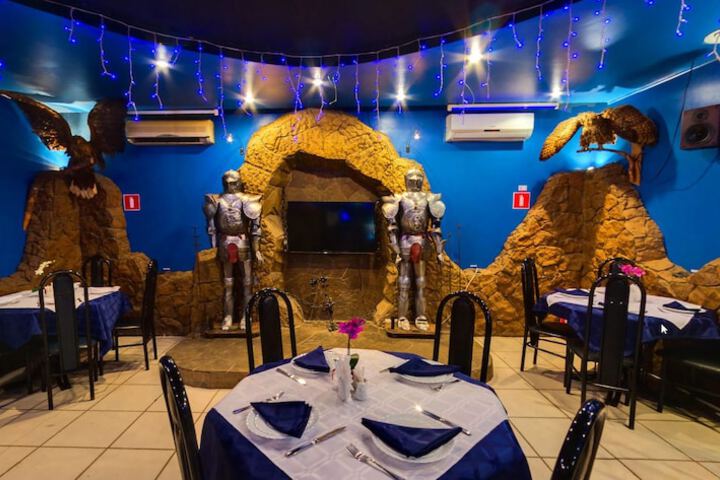 Dining 2 of 39