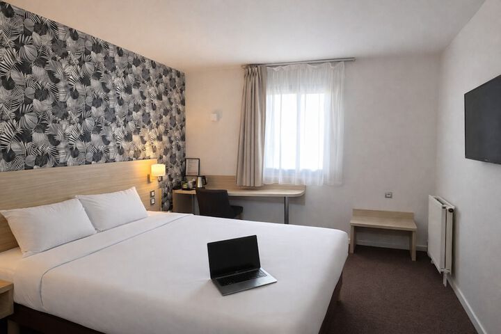 Room 10 of 62