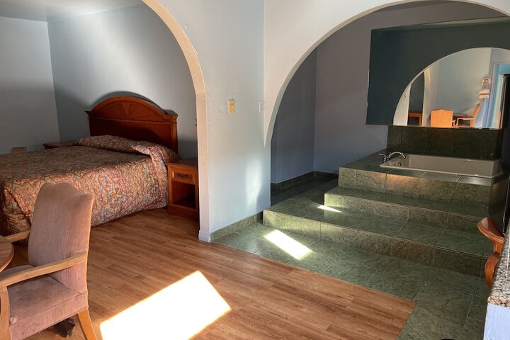 Room 3 of 6