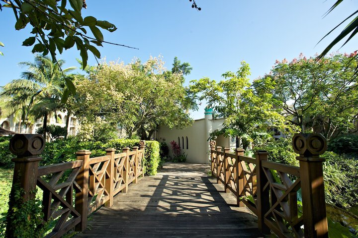 Hotel Exterior 56 of 65