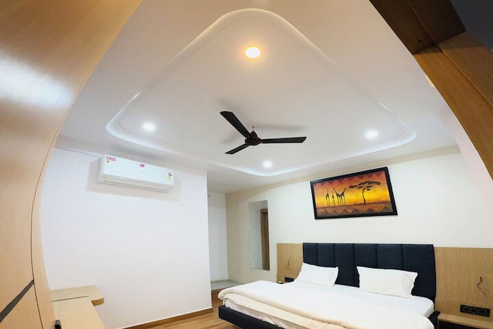 Room 14 of 26