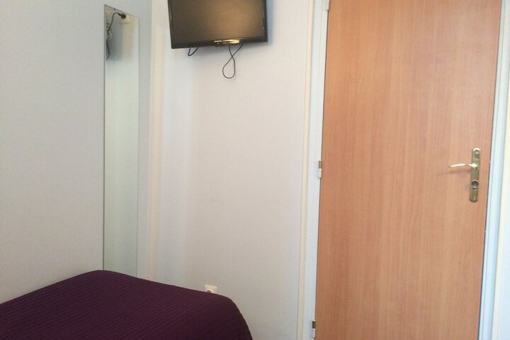 Room 37 of 61