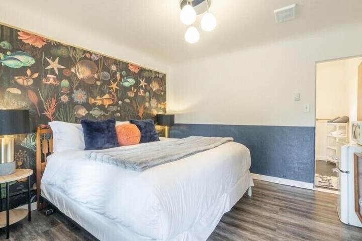 Room 12 of 71
