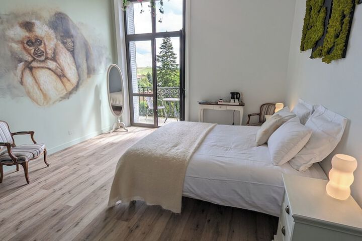 Room 8 of 27