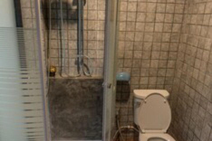 Room 3 of 32