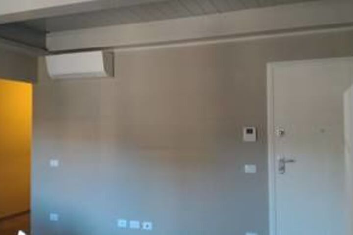 Room 25 of 33