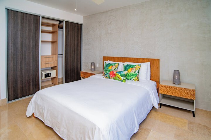 Room 20 of 167