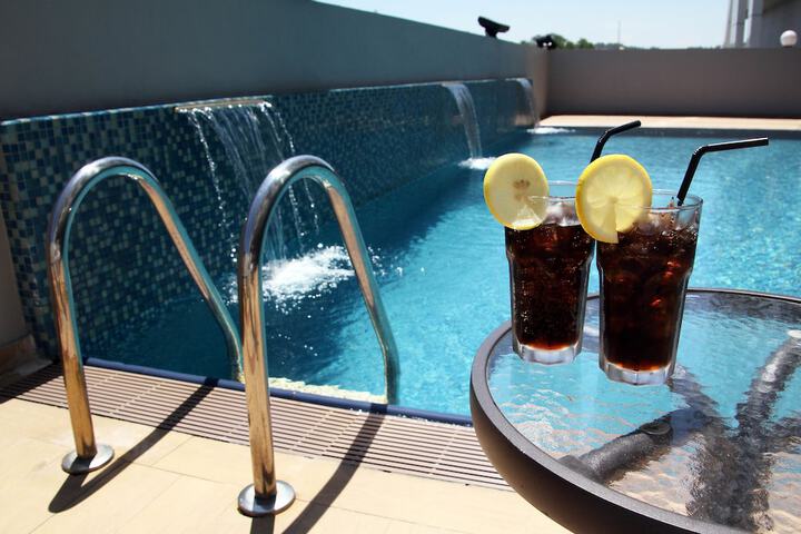 Pool 44 of 90