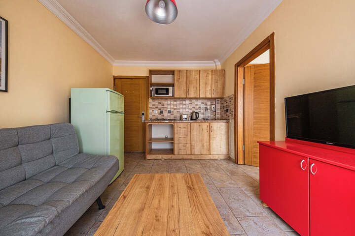 Room 14 of 82