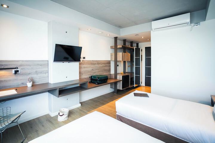 Room 6 of 58