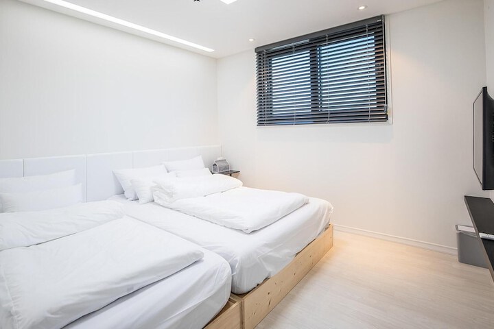 Room 20 of 188