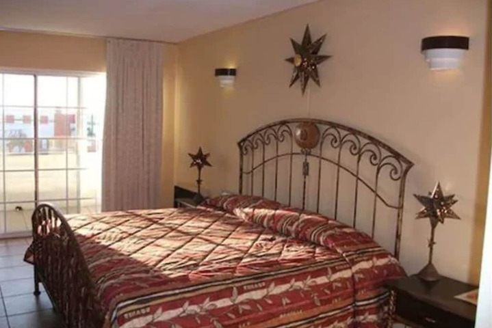 Room 8 of 35