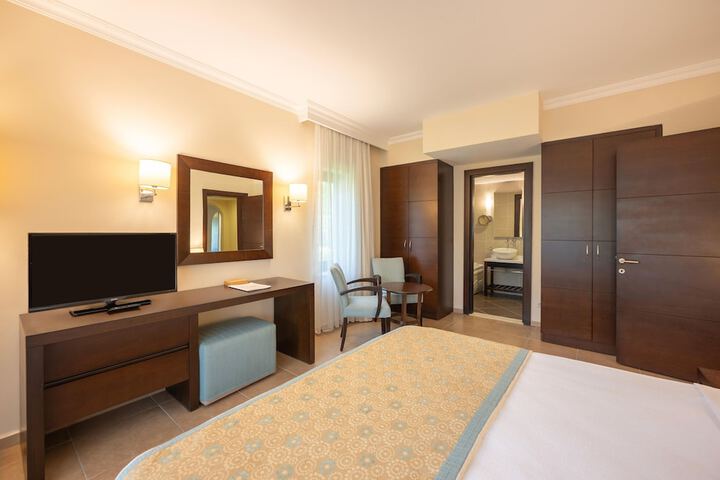 Room 27 of 321