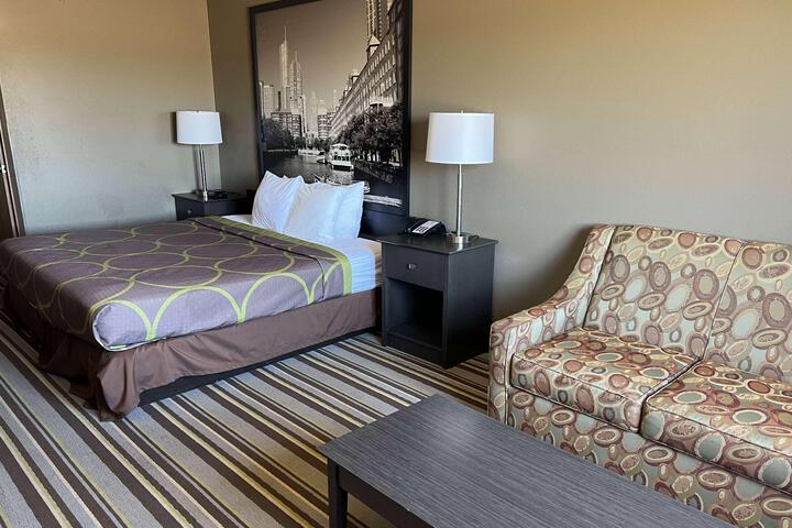 1 King Bed (8 of 9)
