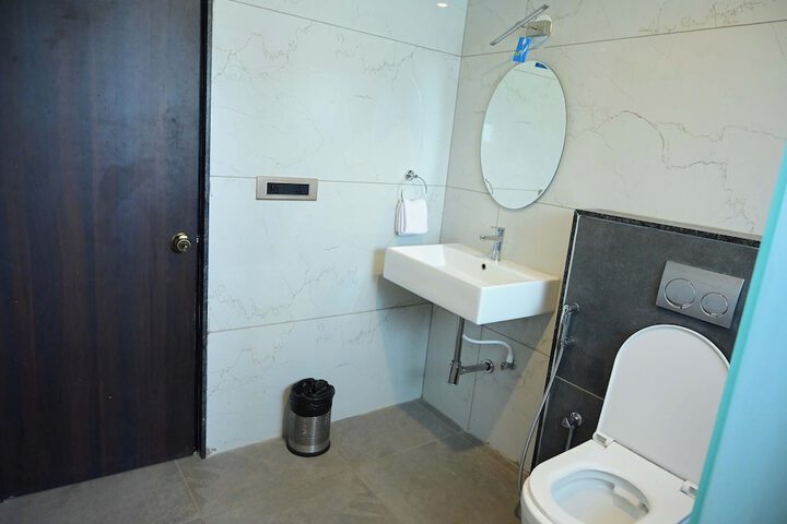 Room 12 of 20