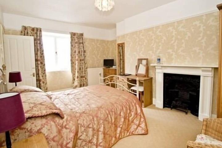 Room 3 of 35