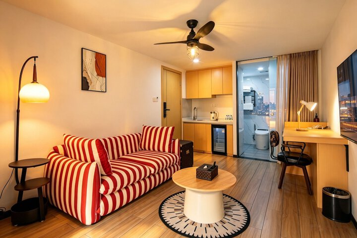 Room 52 of 86
