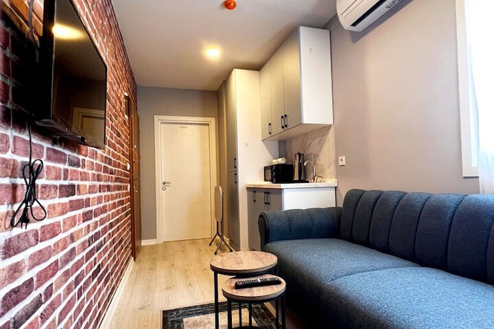 Room 15 of 22