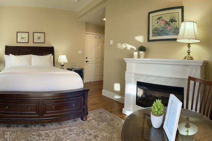 Room 3 of 44