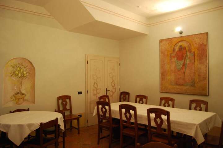 Dining 30 of 57